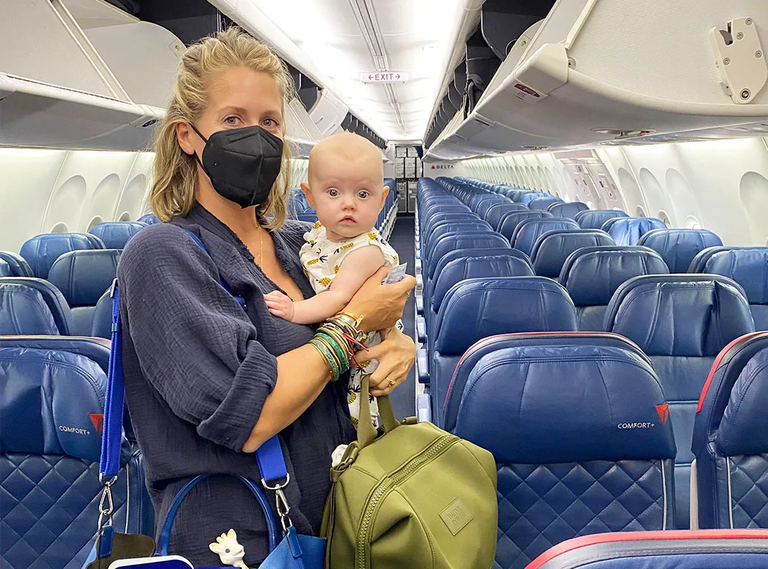 Så skyddar du bebisen på solsemestern